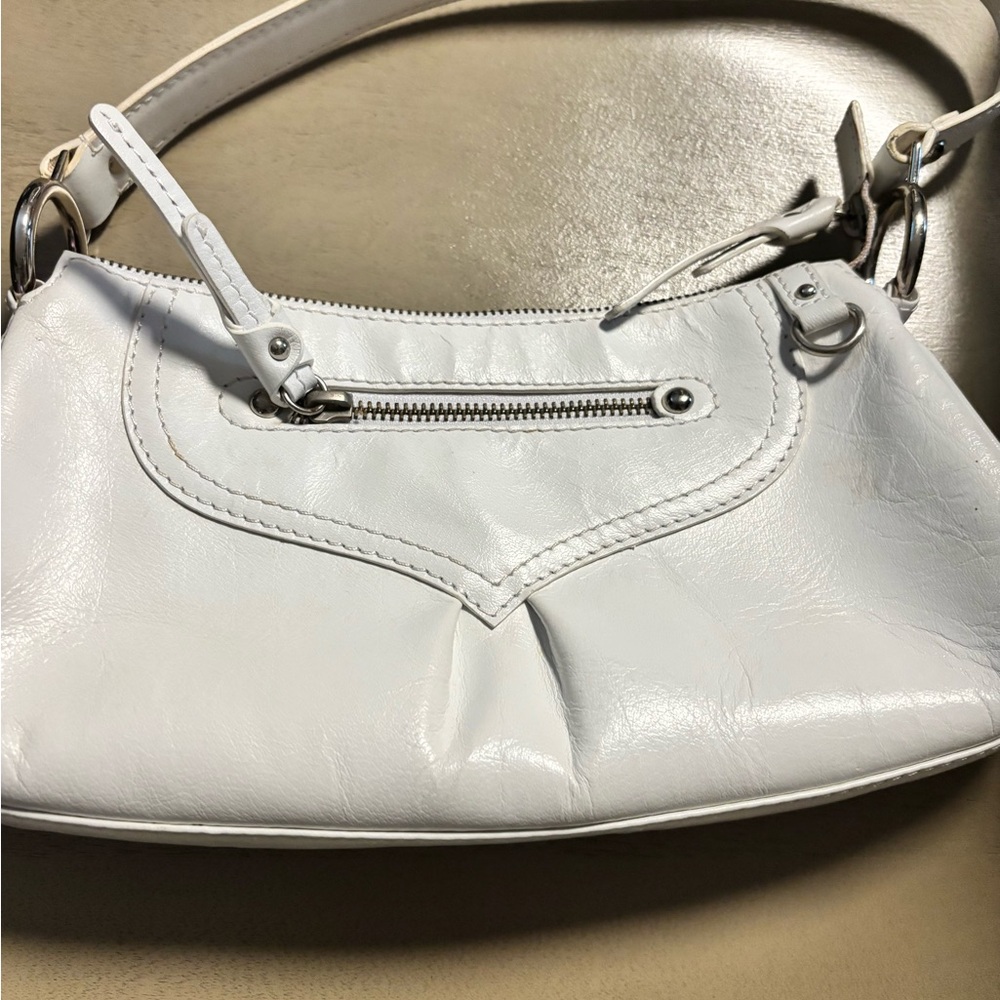 Elegant White Leather Shoulder Bag